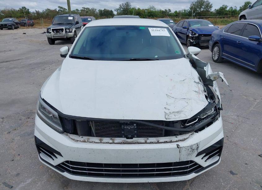 Photo 13 of 2017 Volkswagen Passat 1.8T R-LINE (VIN 1VWDT7A31HC016516)