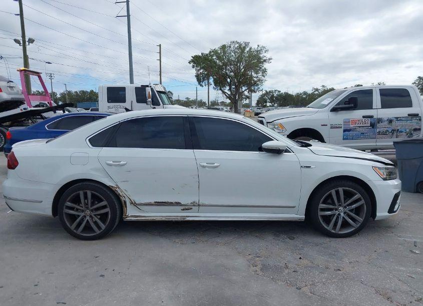 Photo 14 of 2017 Volkswagen Passat 1.8T R-LINE (VIN 1VWDT7A31HC016516)