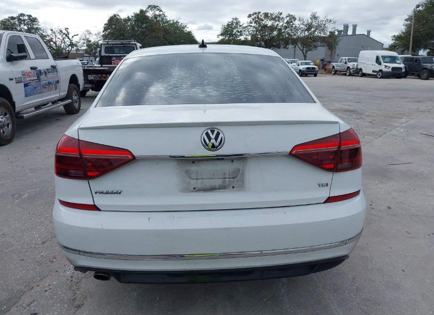 Photo 17 of 2017 Volkswagen Passat 1.8T R-LINE (VIN 1VWDT7A31HC016516)