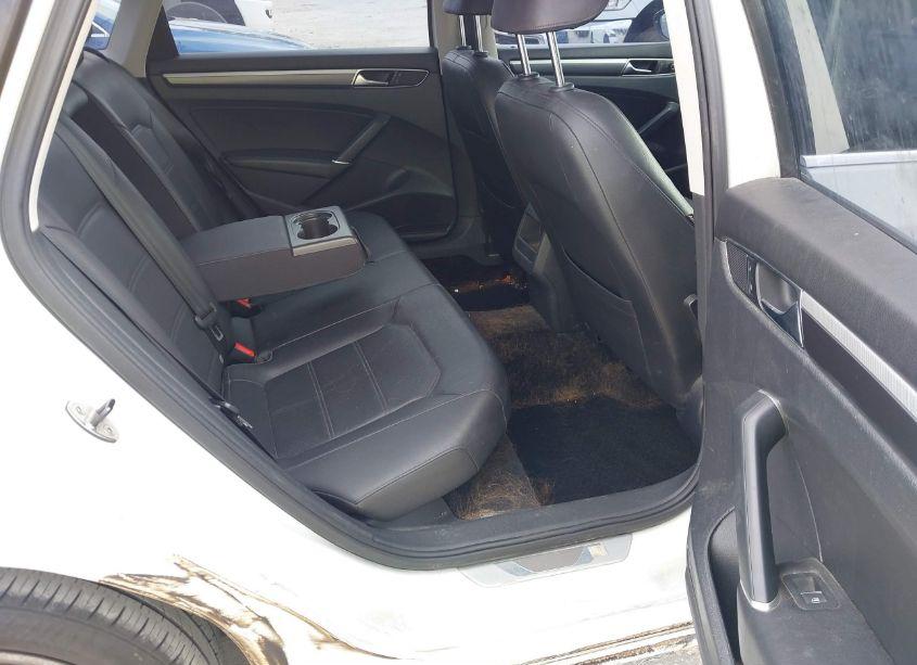 Photo 8 of 2017 Volkswagen Passat 1.8T R-LINE (VIN 1VWDT7A31HC016516)