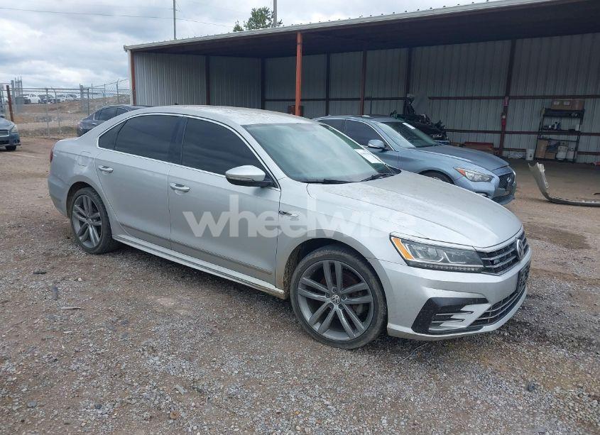 2017 Volkswagen Passat 1.8T R-LINE (VIN 1VWDT7A31HC023059) main photo