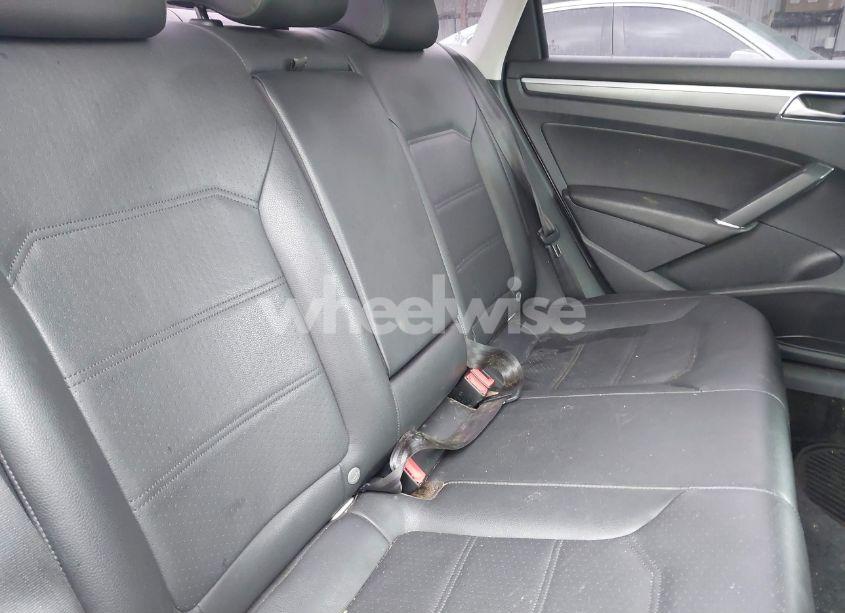 Photo 8 of 2017 Volkswagen Passat 1.8T R-LINE (VIN 1VWDT7A31HC023059)