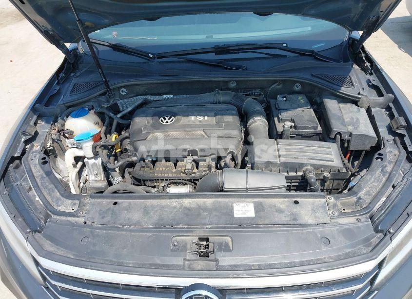 Photo 10 of 2017 Volkswagen Passat 1.8T R-LINE (VIN 1VWDT7A31HC036894)