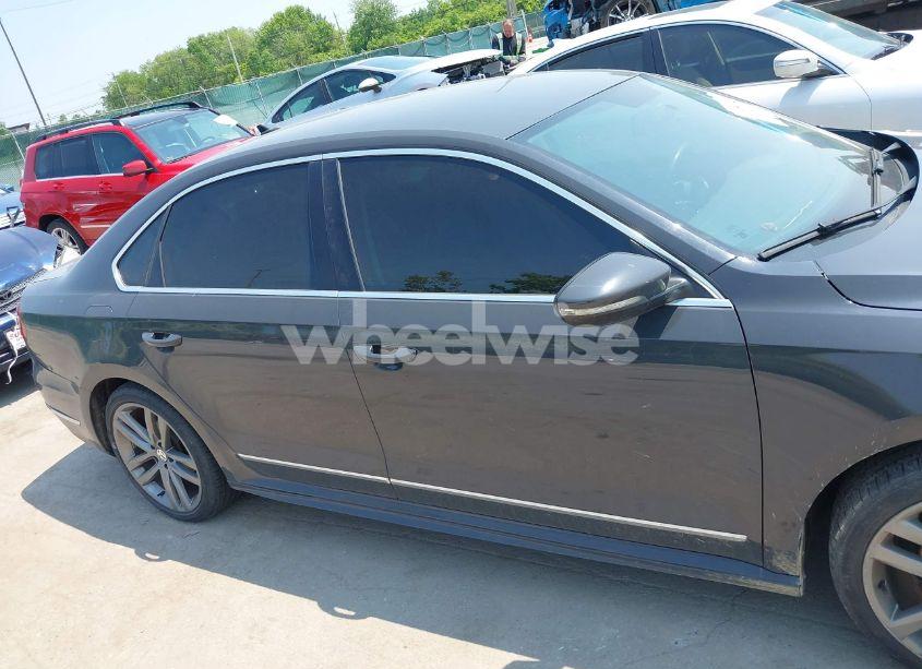 Photo 13 of 2017 Volkswagen Passat 1.8T R-LINE (VIN 1VWDT7A31HC036894)