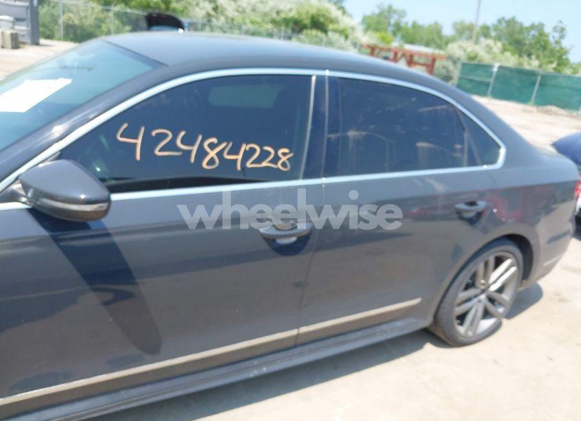 Photo 14 of 2017 Volkswagen Passat 1.8T R-LINE (VIN 1VWDT7A31HC036894)