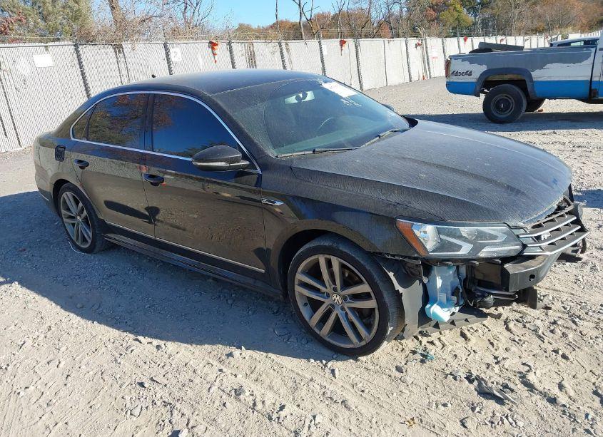 2017 Volkswagen Passat 1.8T R-LINE (VIN 1VWDT7A31HC039973) main photo