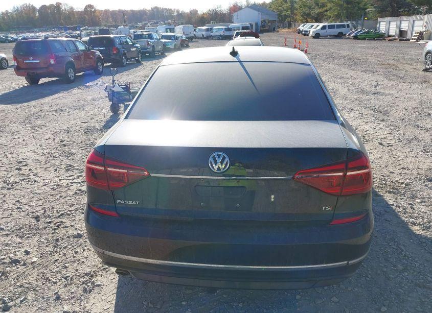 Photo 16 of 2017 Volkswagen Passat 1.8T R-LINE (VIN 1VWDT7A31HC039973)