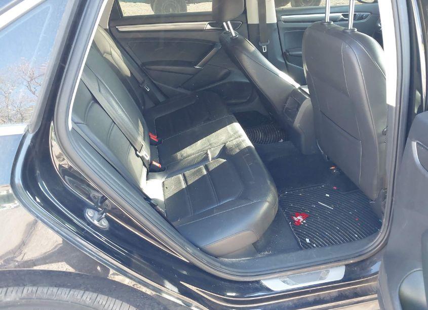 Photo 8 of 2017 Volkswagen Passat 1.8T R-LINE (VIN 1VWDT7A31HC039973)