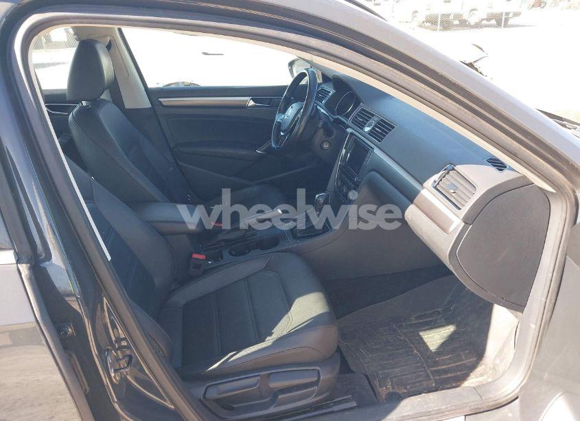 Photo 5 of 2017 Volkswagen Passat 1.8T R-LINE (VIN 1VWDT7A31HC050245)