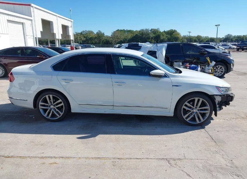 Photo 14 of 2017 Volkswagen Passat 1.8T R-LINE (VIN 1VWDT7A31HC064257)