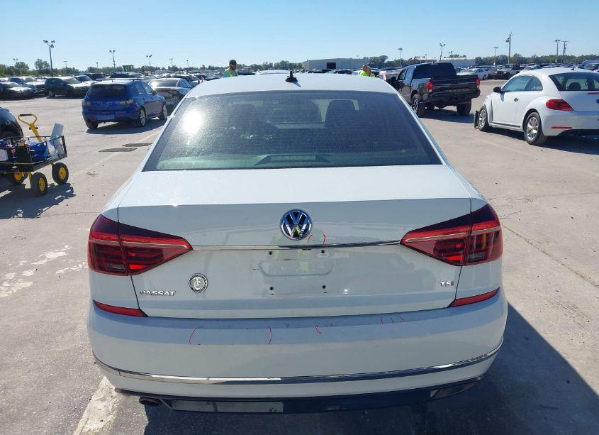 Photo 17 of 2017 Volkswagen Passat 1.8T R-LINE (VIN 1VWDT7A31HC064257)