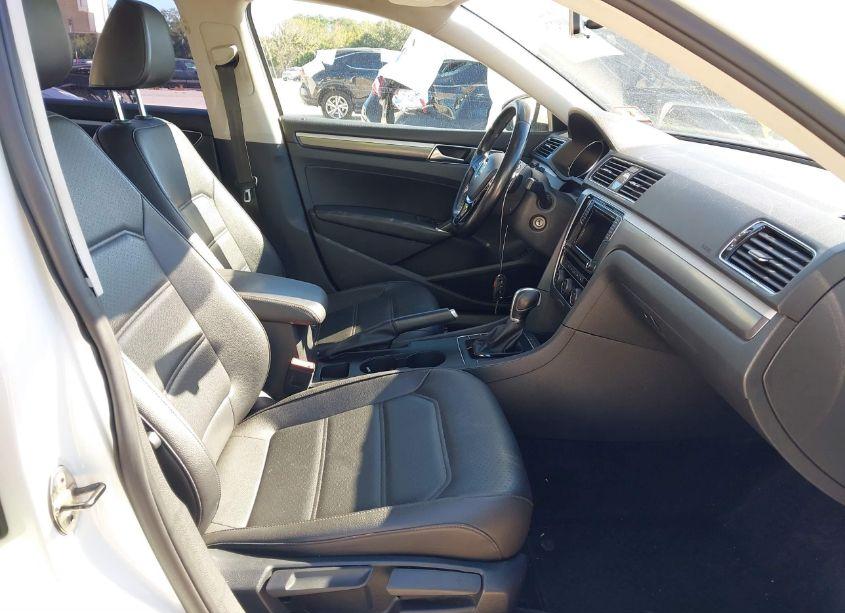 Photo 5 of 2017 Volkswagen Passat 1.8T R-LINE (VIN 1VWDT7A31HC064257)