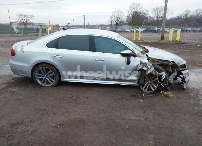 Photo 13 of 2017 Volkswagen Passat 1.8T R-LINE (VIN 1VWDT7A31HC065604)