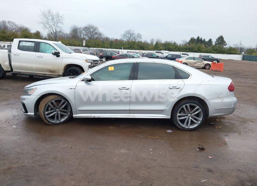 Photo 14 of 2017 Volkswagen Passat 1.8T R-LINE (VIN 1VWDT7A31HC065604)