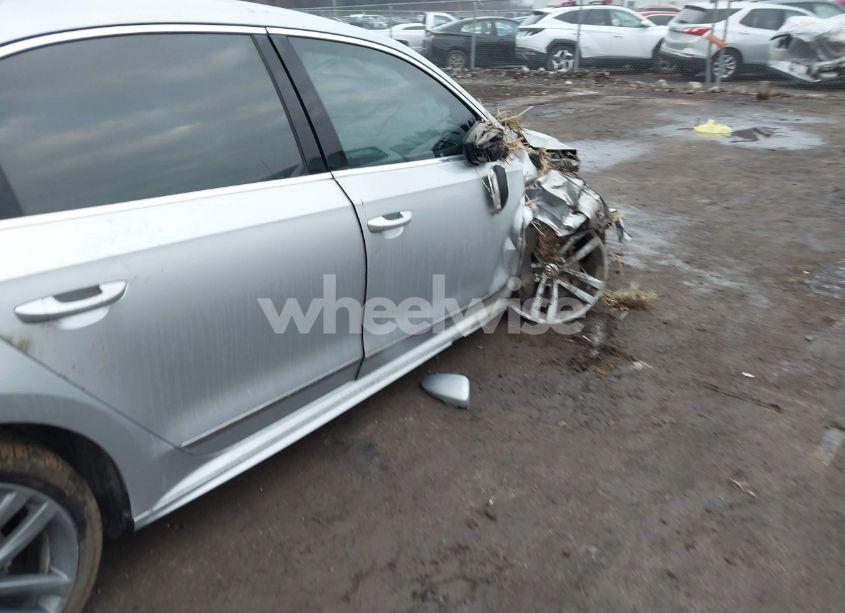 Photo 6 of 2017 Volkswagen Passat 1.8T R-LINE (VIN 1VWDT7A31HC065604)