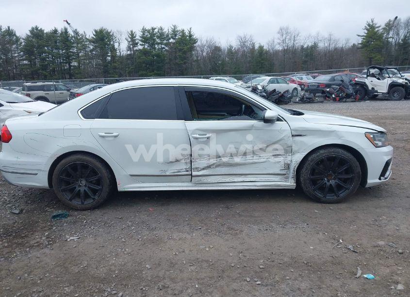 Photo 13 of 2017 Volkswagen Passat 1.8T R-LINE (VIN 1VWDT7A32HC016590)
