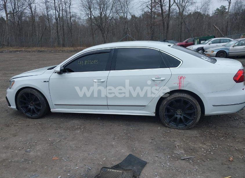 Photo 14 of 2017 Volkswagen Passat 1.8T R-LINE (VIN 1VWDT7A32HC016590)