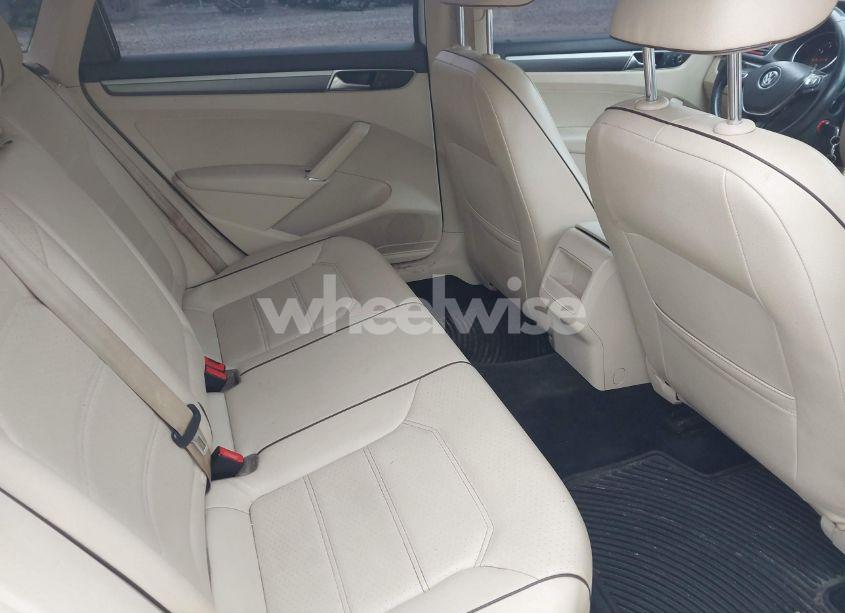 Photo 8 of 2017 Volkswagen Passat 1.8T R-LINE (VIN 1VWDT7A32HC016590)