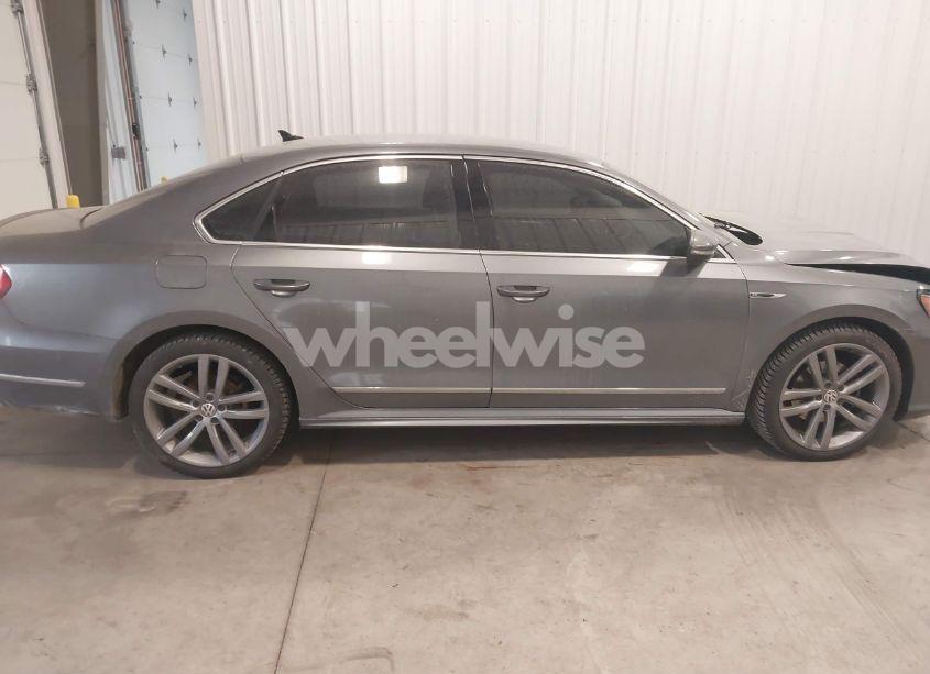 Photo 13 of 2017 Volkswagen Passat 1.8T R-LINE (VIN 1VWDT7A32HC034829)