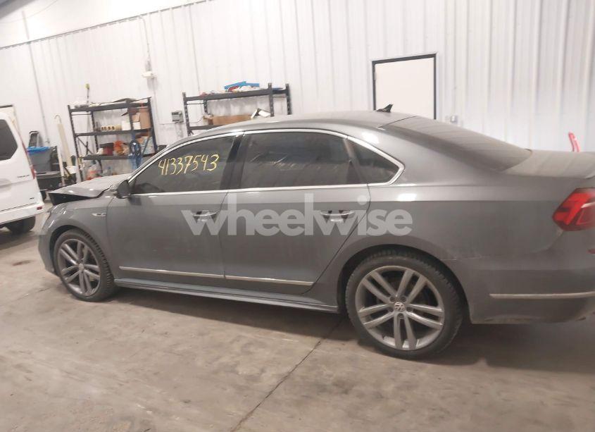 Photo 14 of 2017 Volkswagen Passat 1.8T R-LINE (VIN 1VWDT7A32HC034829)