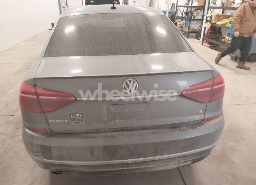 Photo 16 of 2017 Volkswagen Passat 1.8T R-LINE (VIN 1VWDT7A32HC034829)