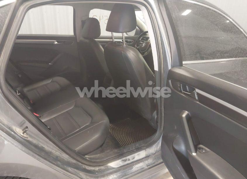 Photo 8 of 2017 Volkswagen Passat 1.8T R-LINE (VIN 1VWDT7A32HC034829)