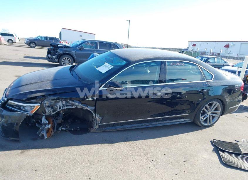 Photo 13 of 2017 Volkswagen Passat 1.8T R-LINE (VIN 1VWDT7A32HC052375)