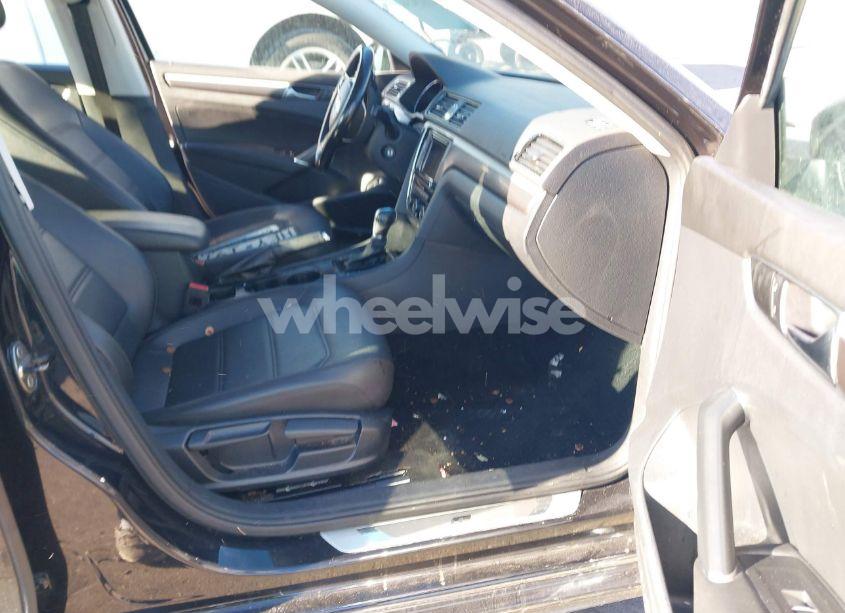 Photo 5 of 2017 Volkswagen Passat 1.8T R-LINE (VIN 1VWDT7A32HC052375)