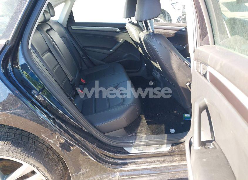 Photo 8 of 2017 Volkswagen Passat 1.8T R-LINE (VIN 1VWDT7A32HC052375)