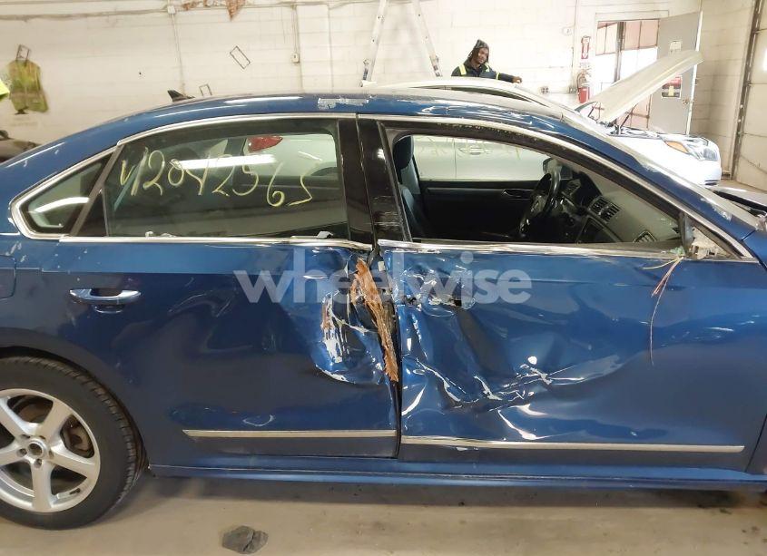 Photo 13 of 2017 Volkswagen Passat 1.8T R-LINE (VIN 1VWDT7A33HC033883)