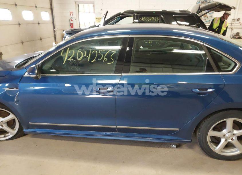 Photo 14 of 2017 Volkswagen Passat 1.8T R-LINE (VIN 1VWDT7A33HC033883)