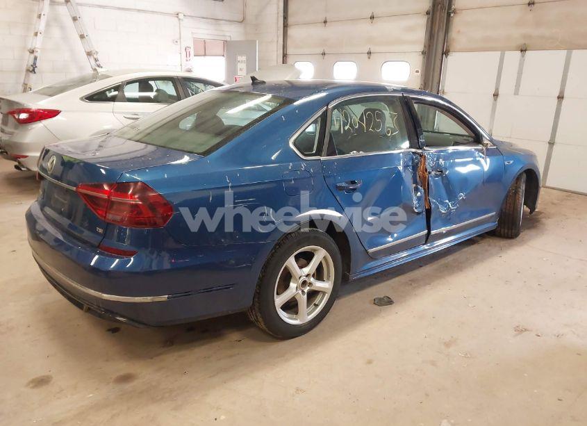 Photo 4 of 2017 Volkswagen Passat 1.8T R-LINE (VIN 1VWDT7A33HC033883)