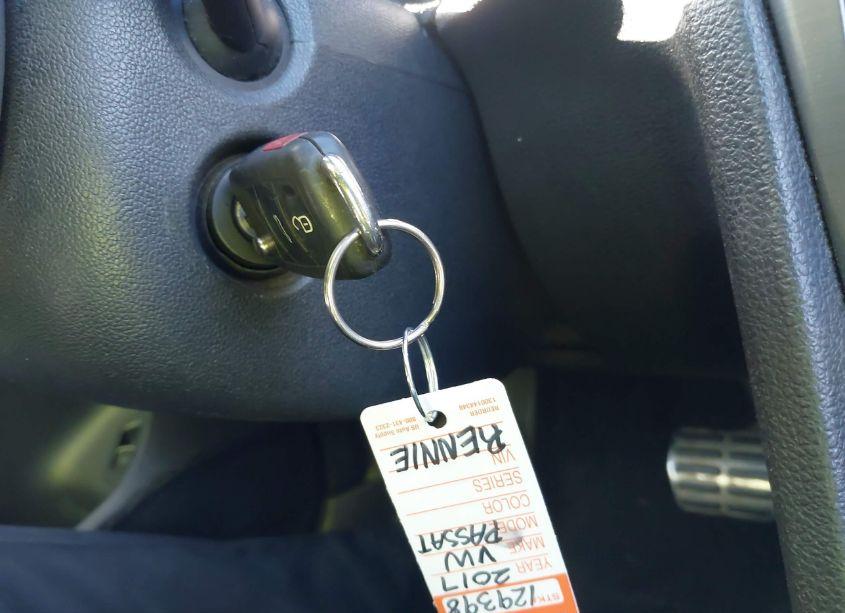 Photo 11 of 2017 Volkswagen Passat 1.8T R-LINE (VIN 1VWDT7A33HC071940)