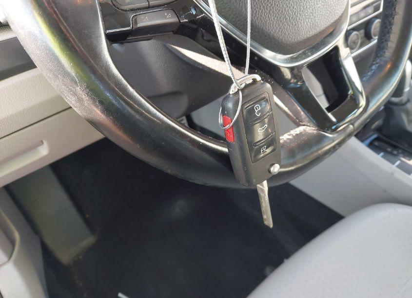 Photo 11 of 2017 Volkswagen Passat 1.8T R-LINE (VIN 1VWDT7A34HC038557)