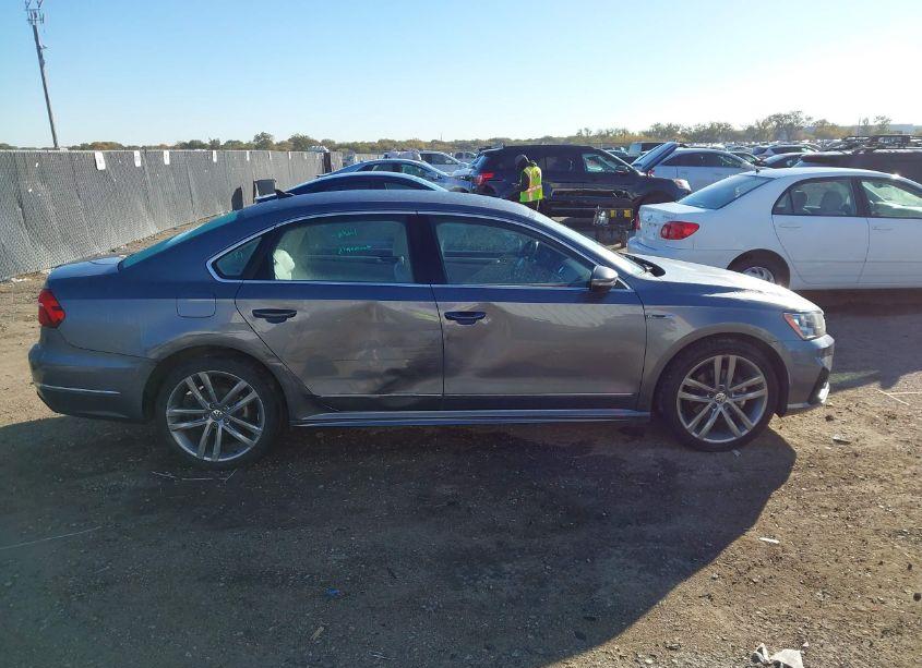 Photo 13 of 2017 Volkswagen Passat 1.8T R-LINE (VIN 1VWDT7A34HC038557)