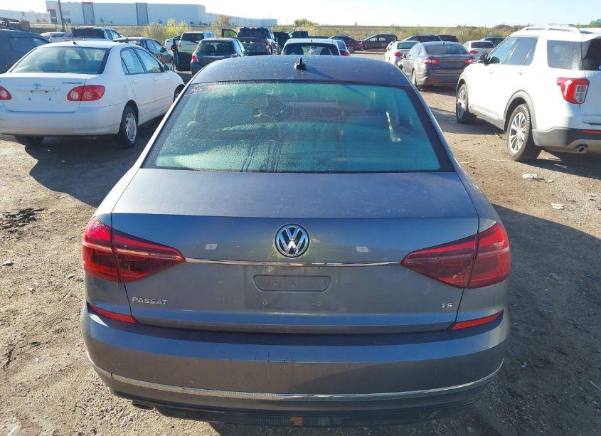 Photo 16 of 2017 Volkswagen Passat 1.8T R-LINE (VIN 1VWDT7A34HC038557)