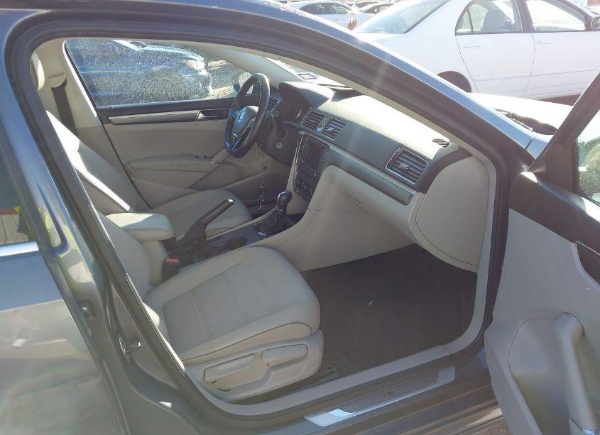 Photo 5 of 2017 Volkswagen Passat 1.8T R-LINE (VIN 1VWDT7A34HC038557)