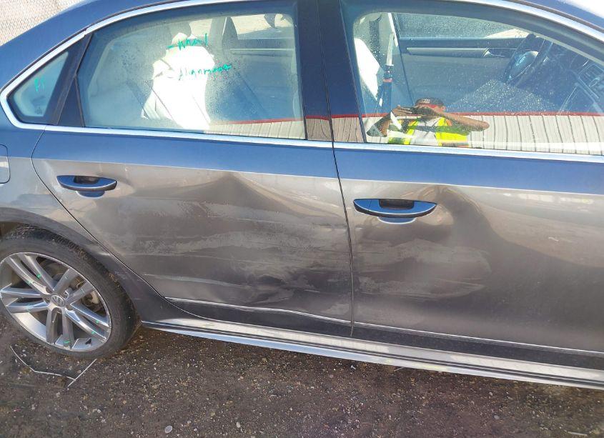 Photo 6 of 2017 Volkswagen Passat 1.8T R-LINE (VIN 1VWDT7A34HC038557)