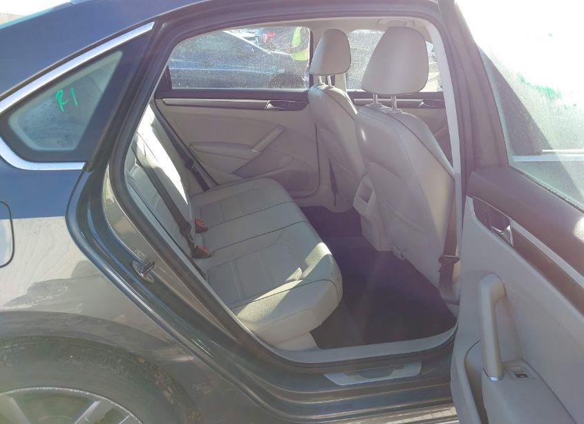 Photo 8 of 2017 Volkswagen Passat 1.8T R-LINE (VIN 1VWDT7A34HC038557)