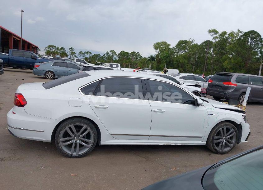 Photo 13 of 2017 Volkswagen Passat 1.8T R-LINE (VIN 1VWDT7A34HC054578)
