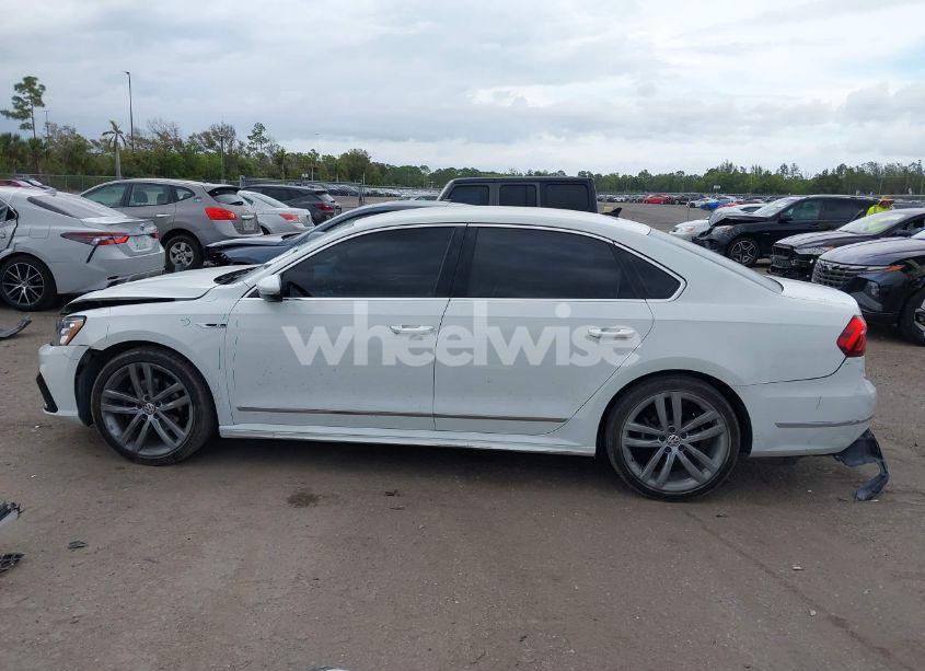 Photo 14 of 2017 Volkswagen Passat 1.8T R-LINE (VIN 1VWDT7A34HC054578)