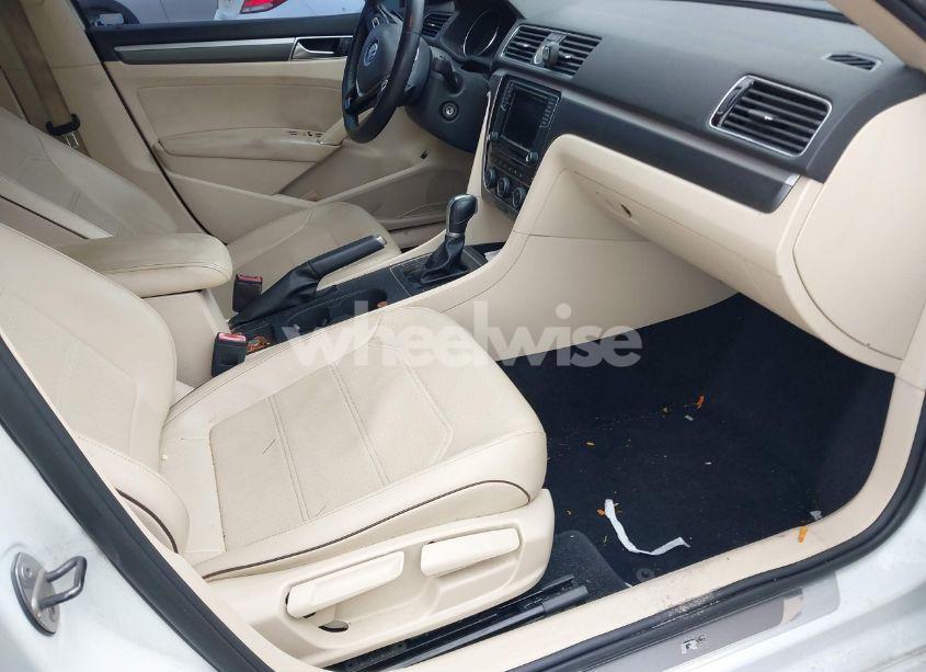 Photo 5 of 2017 Volkswagen Passat 1.8T R-LINE (VIN 1VWDT7A34HC054578)