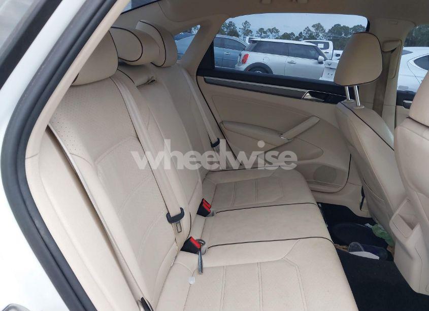 Photo 8 of 2017 Volkswagen Passat 1.8T R-LINE (VIN 1VWDT7A34HC054578)