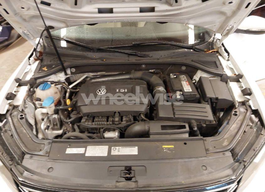 Photo 10 of 2017 Volkswagen Passat 1.8T R-LINE (VIN 1VWDT7A34HC068478)