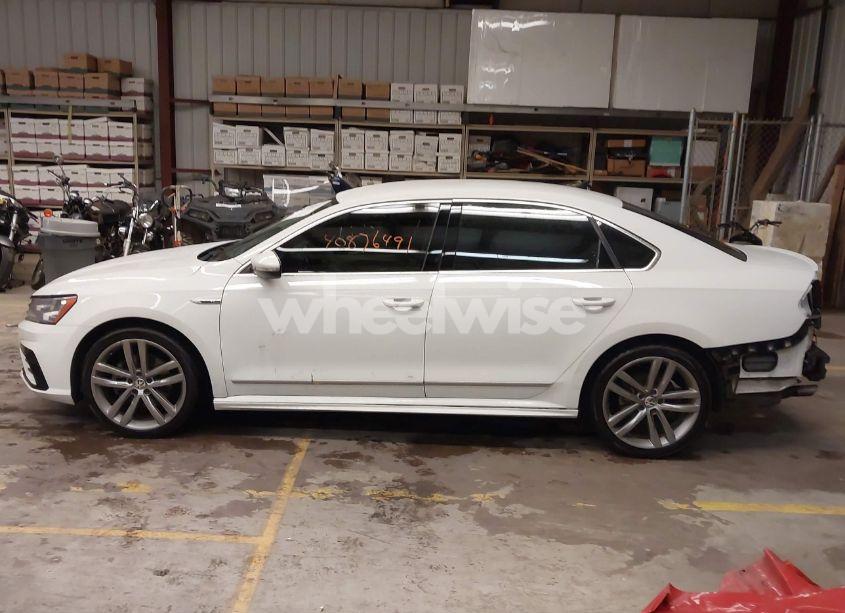 Photo 14 of 2017 Volkswagen Passat 1.8T R-LINE (VIN 1VWDT7A34HC068478)