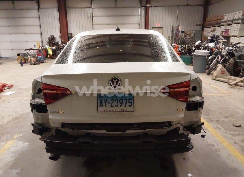 Photo 6 of 2017 Volkswagen Passat 1.8T R-LINE (VIN 1VWDT7A34HC068478)