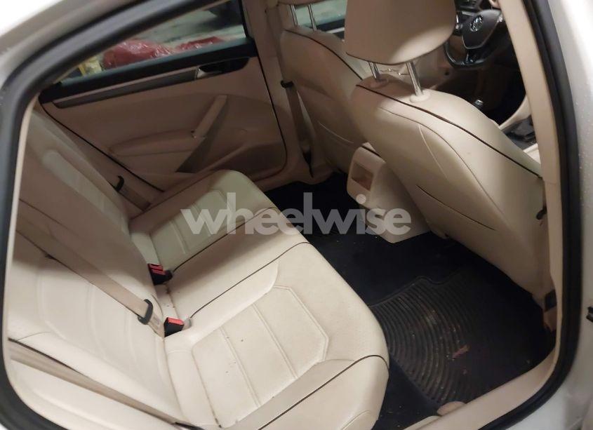 Photo 8 of 2017 Volkswagen Passat 1.8T R-LINE (VIN 1VWDT7A34HC068478)