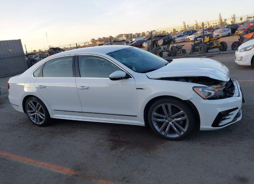 Photo 13 of 2017 Volkswagen Passat 1.8T R-LINE (VIN 1VWDT7A34HC070702)