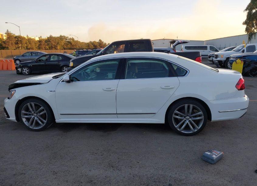 Photo 14 of 2017 Volkswagen Passat 1.8T R-LINE (VIN 1VWDT7A34HC070702)