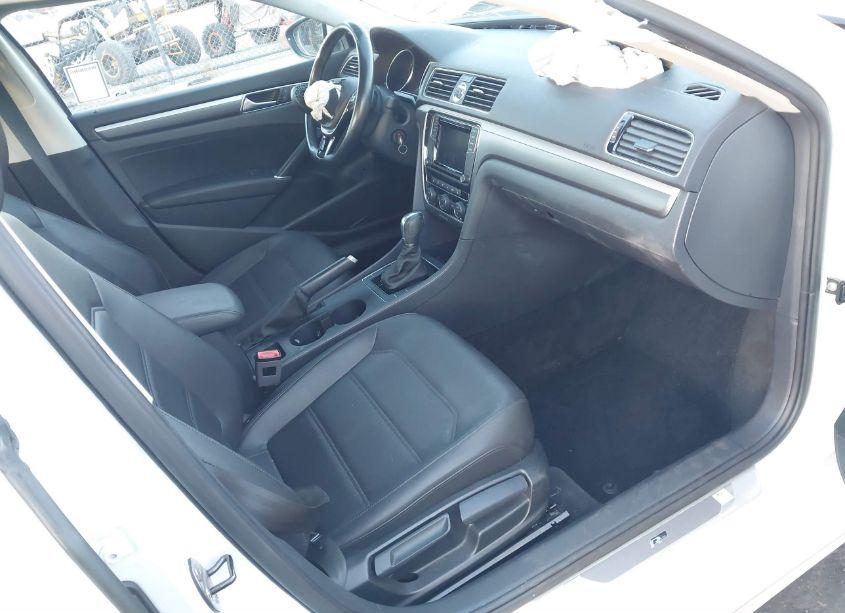 Photo 5 of 2017 Volkswagen Passat 1.8T R-LINE (VIN 1VWDT7A34HC070702)